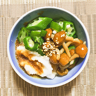 おくらとなめこのネバネバ大根おろし